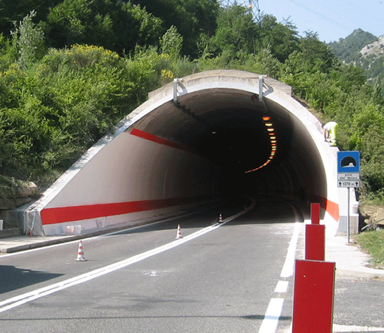 Ausrüstung für das Malen von Tunneln