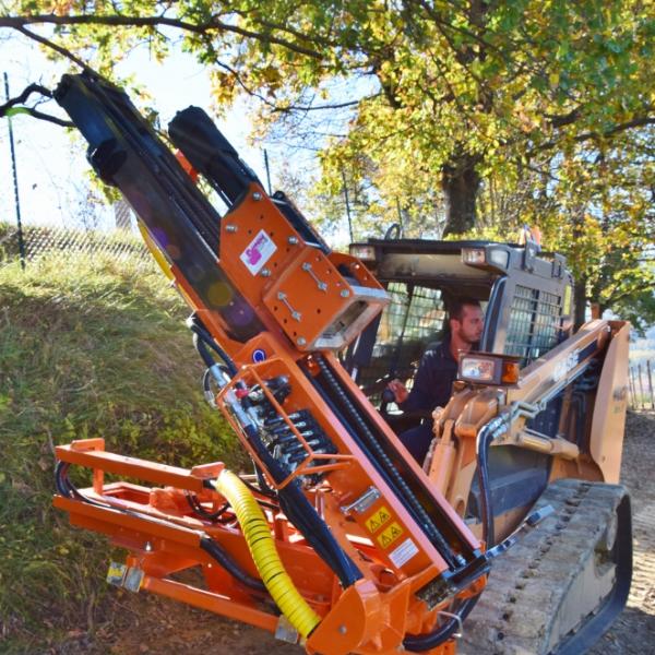 Pile driver equipment Pauselli for skid loader mod. 300B (662x1024)
